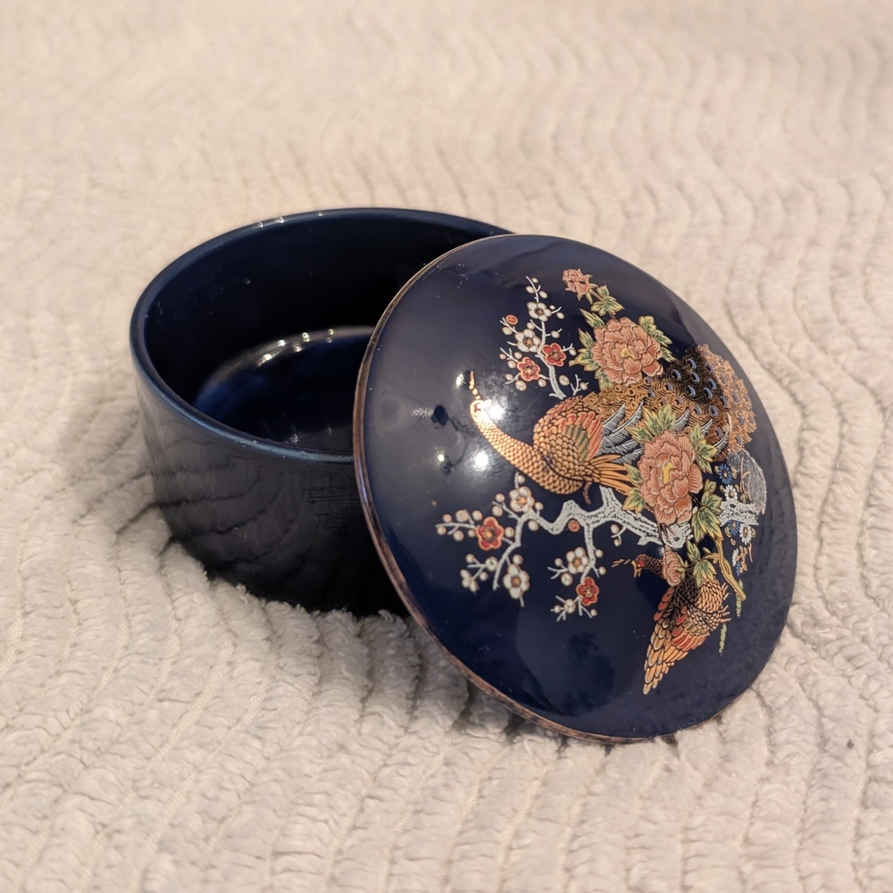 Japanese Floral Decorative Blue Trinket Box Vintage